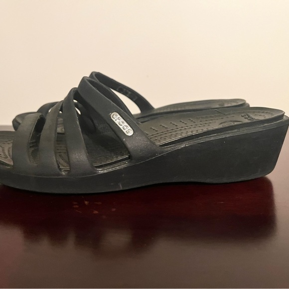 Crocs - Picture 2 of 4